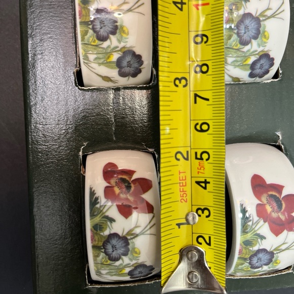 Vintage Napkin Holders 2 sets Of 4 ( For 8 Place Settings). "New" - Picture 6 of 9